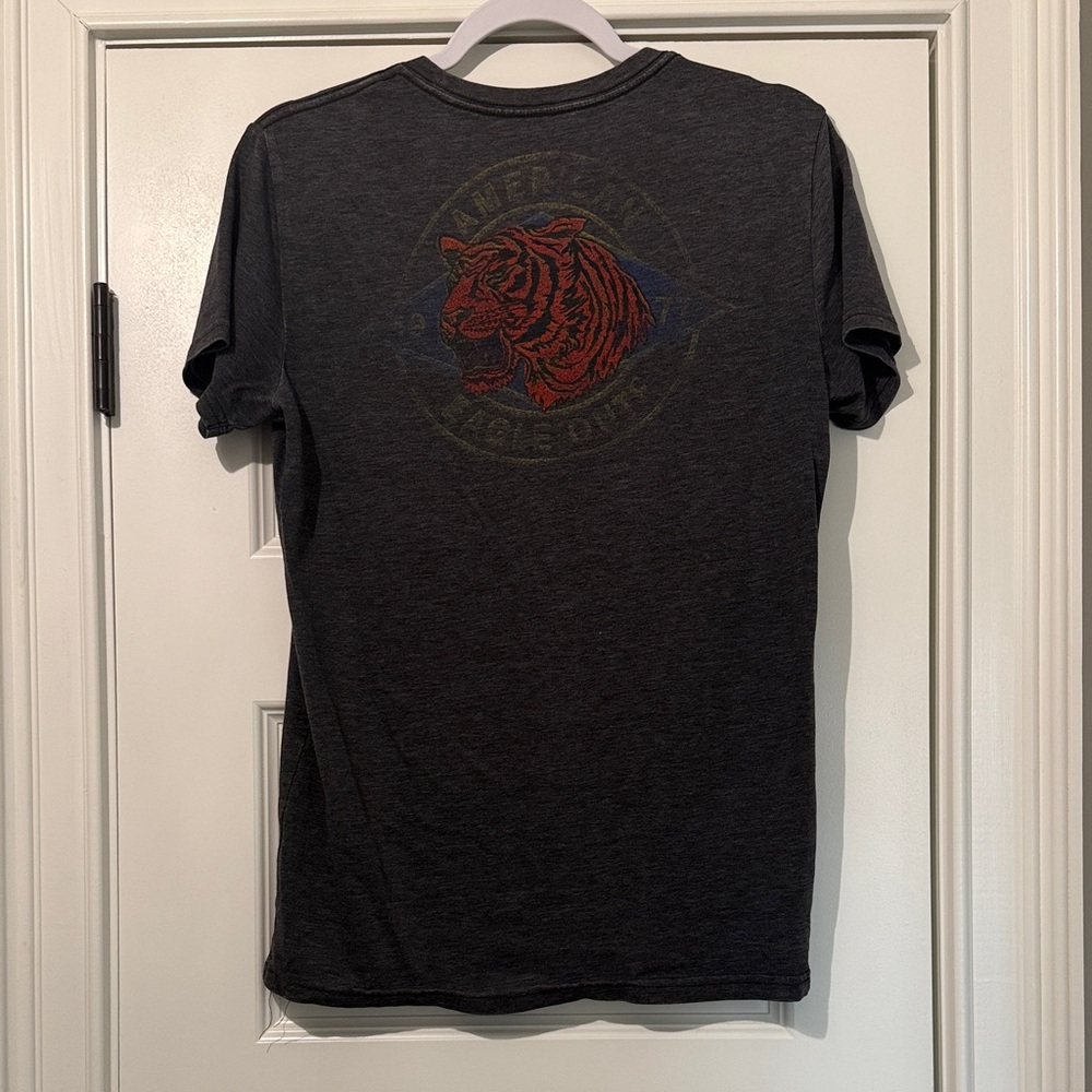 American Eagle Outfitters Dark Gray T-Shirt with Tiger Graphic